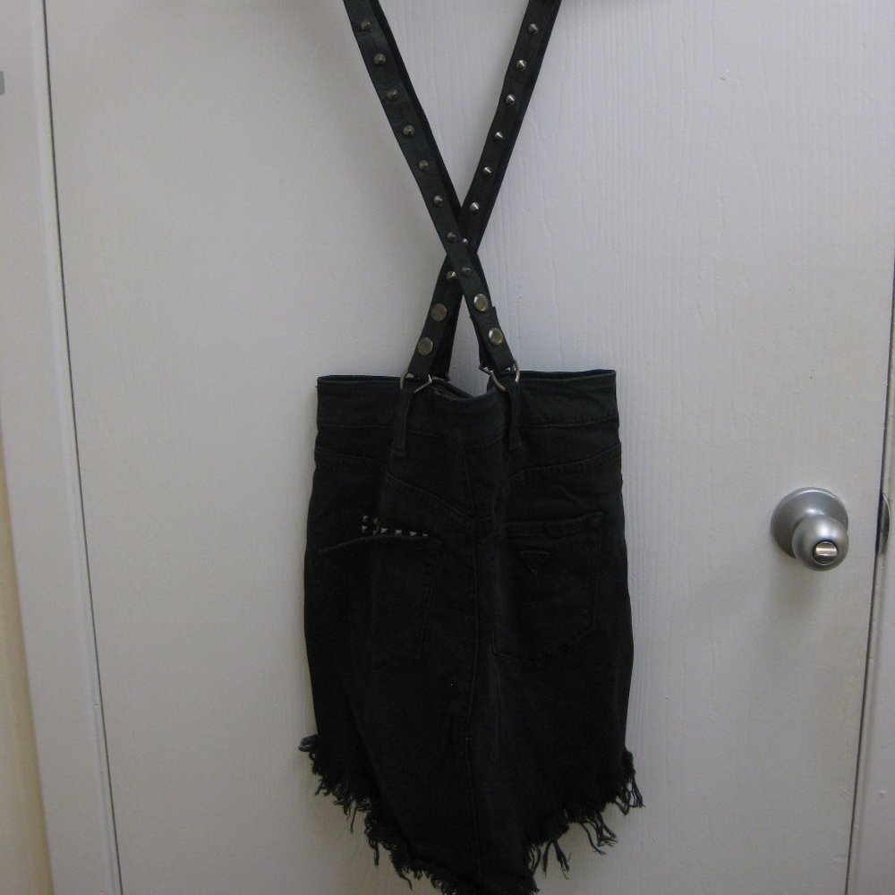 NWT Guess black denim studded suspenders skirt 25 - Picture 8 of 13